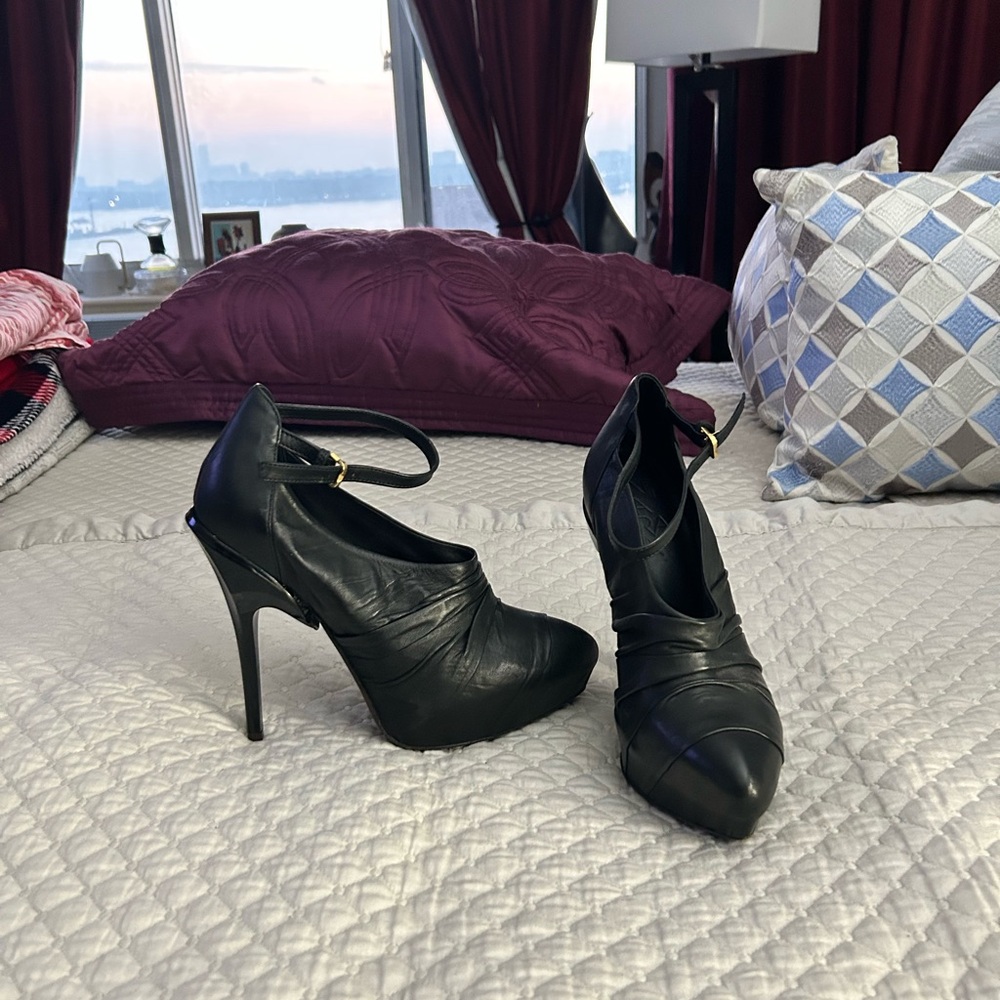 Vero Cuoio Elegant Black Heels